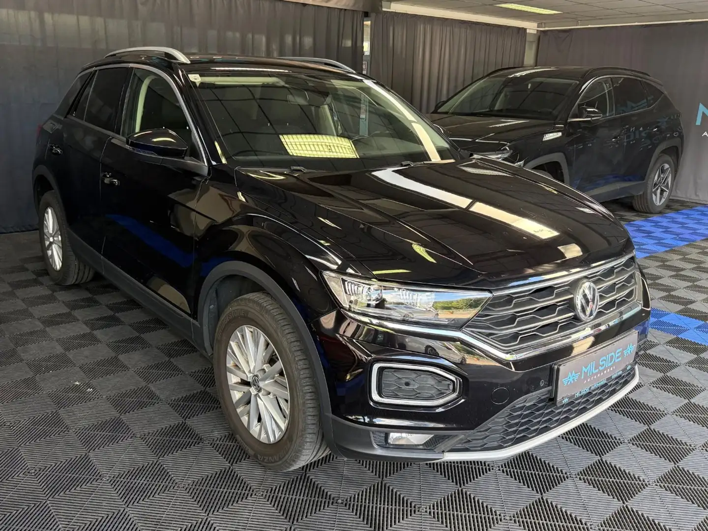 Volkswagen T-Roc 1.0 TSI Design Schwarz - 1