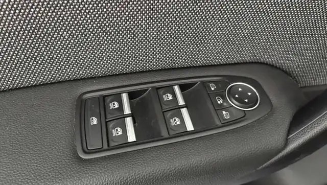 Renault Captur view 4