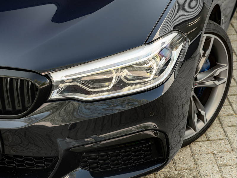 BMW 540 5-serie Touring 540i xDrive M-Sport - Pano - Activ — photo 9