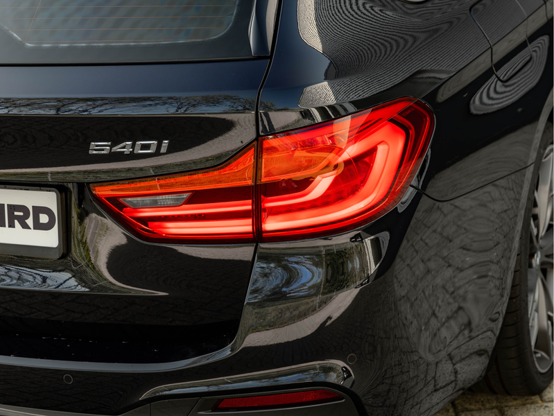 BMW 540 5-serie Touring 540i xDrive M-Sport - Pano - Activ — photo 12