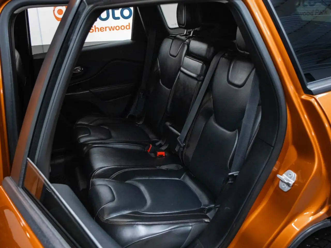 Jeep Cherokee снимка Jeep Cherokee