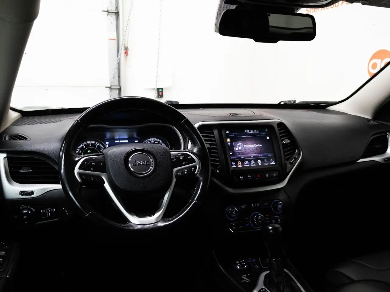 Jeep Cherokee снимка Jeep Cherokee