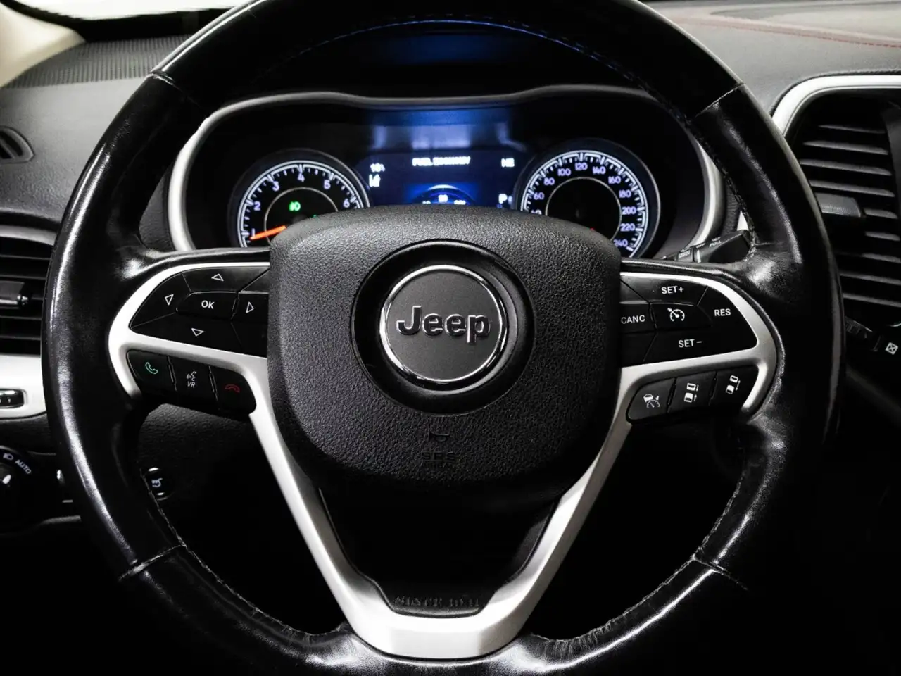 Jeep Cherokee снимка Jeep Cherokee