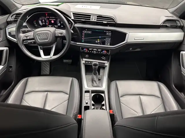 Audi Q3 view 12