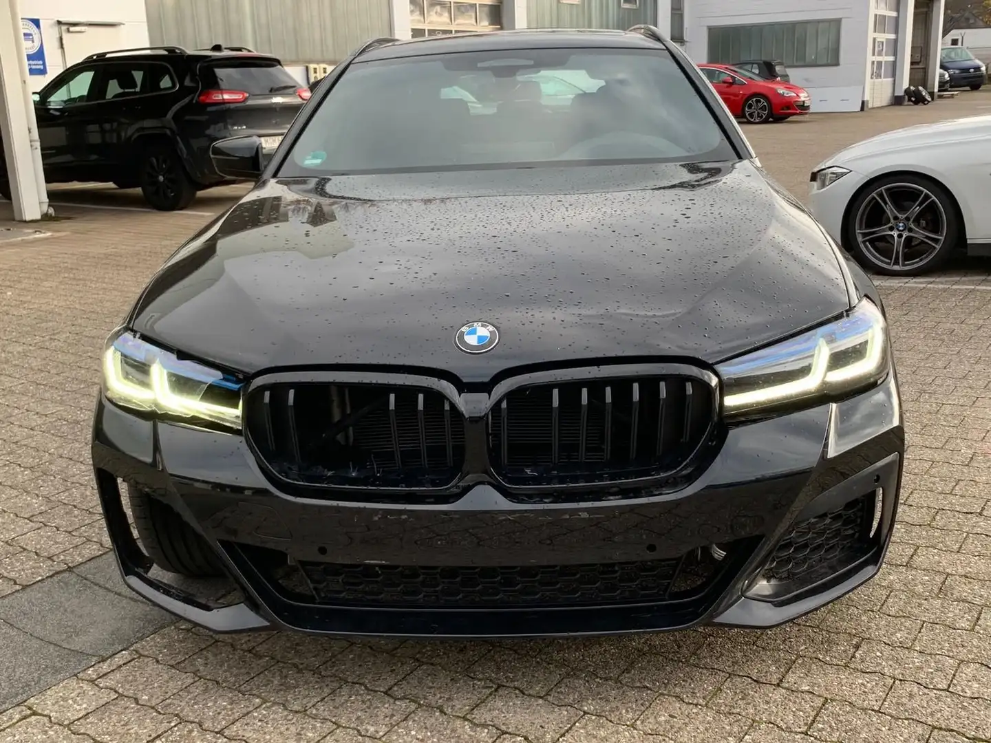 BMW 530 d xDrive M Sport Pro HUD H&K Pano Laser StandHZ Schwarz - 2