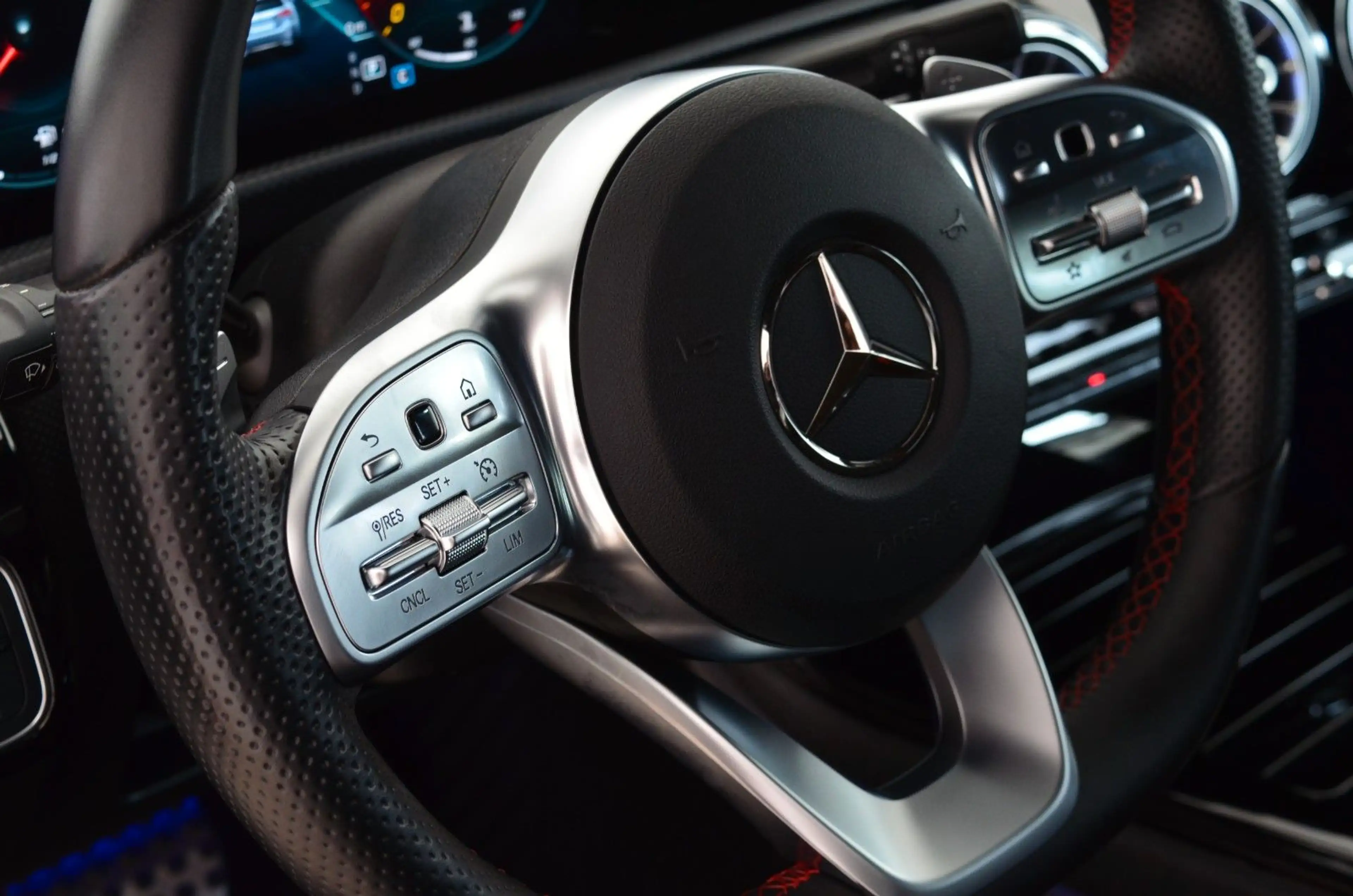 Mercedes-Benz A 220 4Matic AMG | Night | LED | Navi | 18`Alu — photo 46