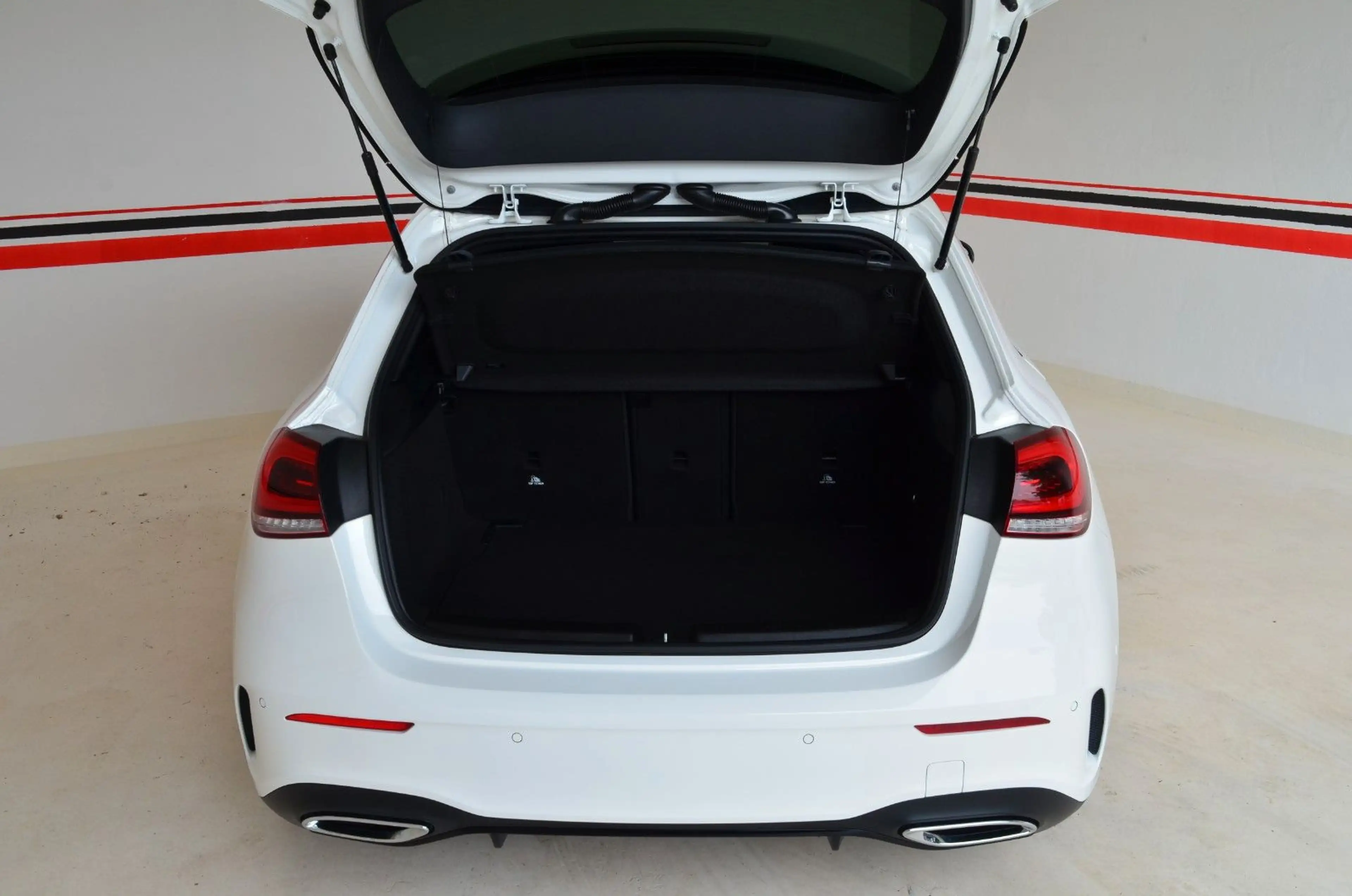 Mercedes-Benz A 220 4Matic AMG | Night | LED | Navi | 18`Alu — photo 12