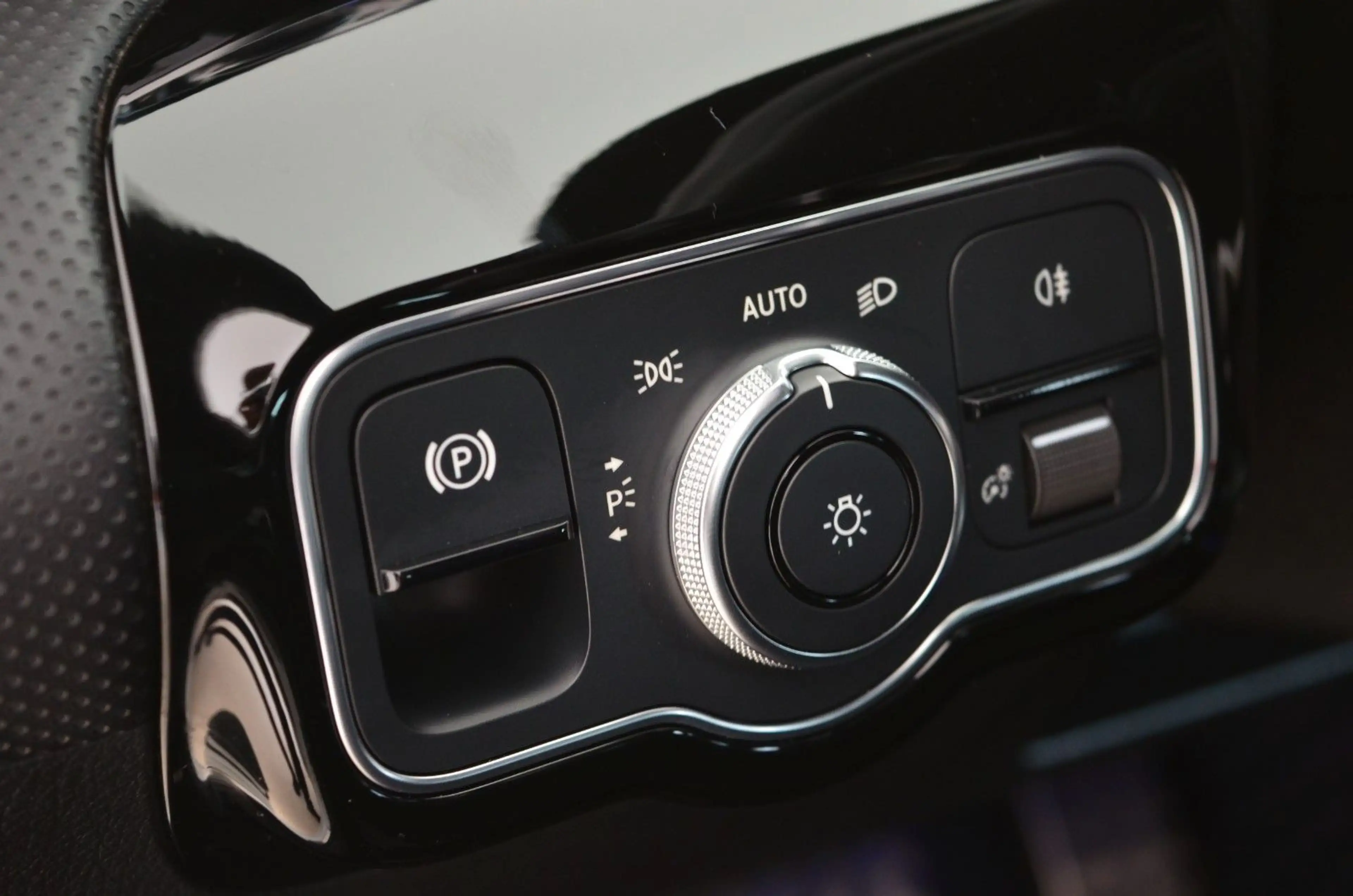 Mercedes-Benz A 220 4Matic AMG | Night | LED | Navi | 18`Alu — photo 45