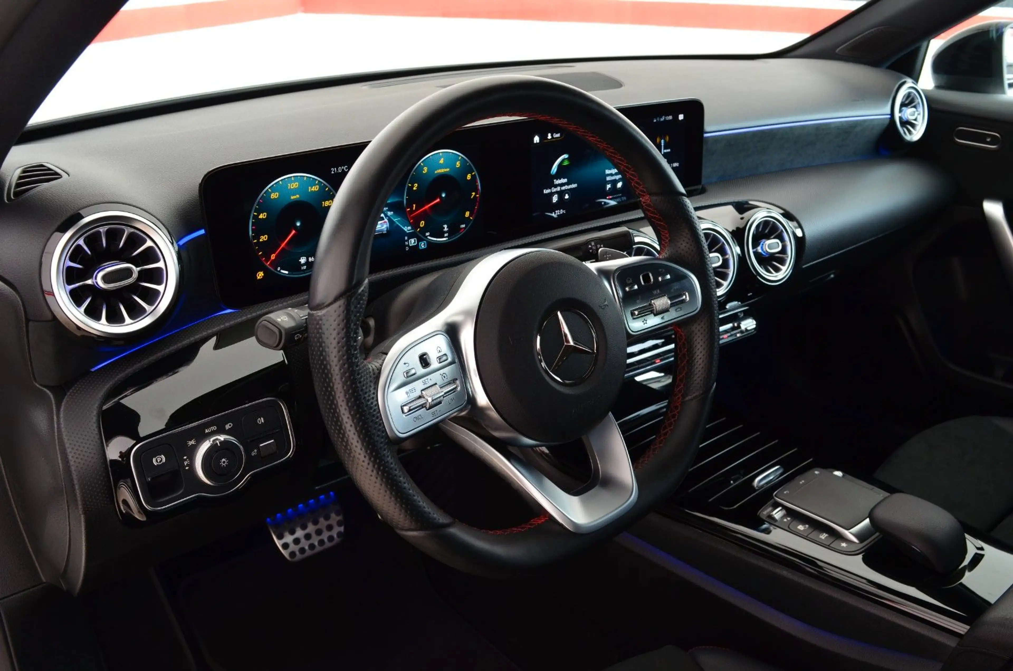 Mercedes-Benz A 220 4Matic AMG | Night | LED | Navi | 18`Alu — photo 2