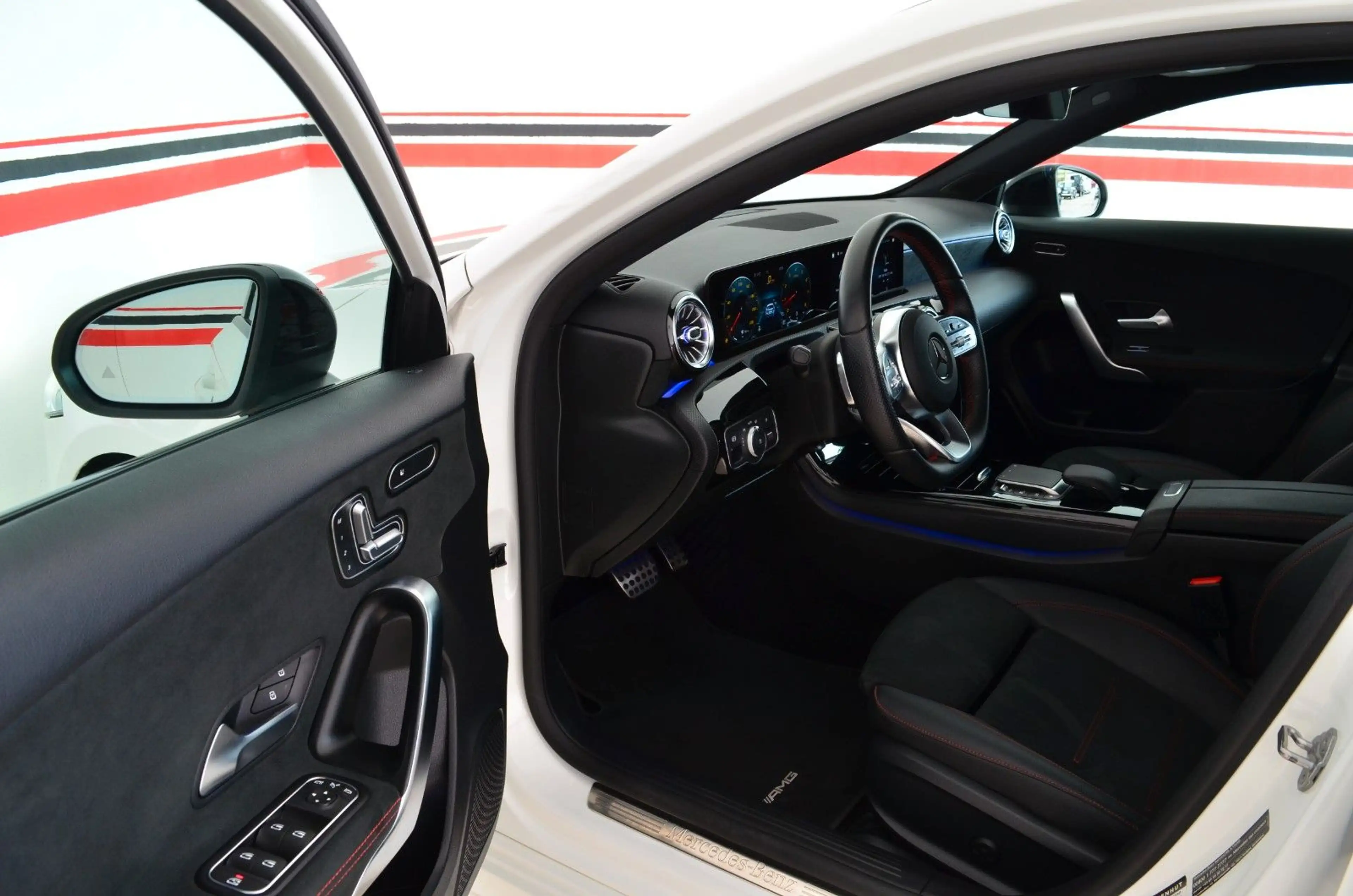 Mercedes-Benz A 220 4Matic AMG | Night | LED | Navi | 18`Alu — photo 4