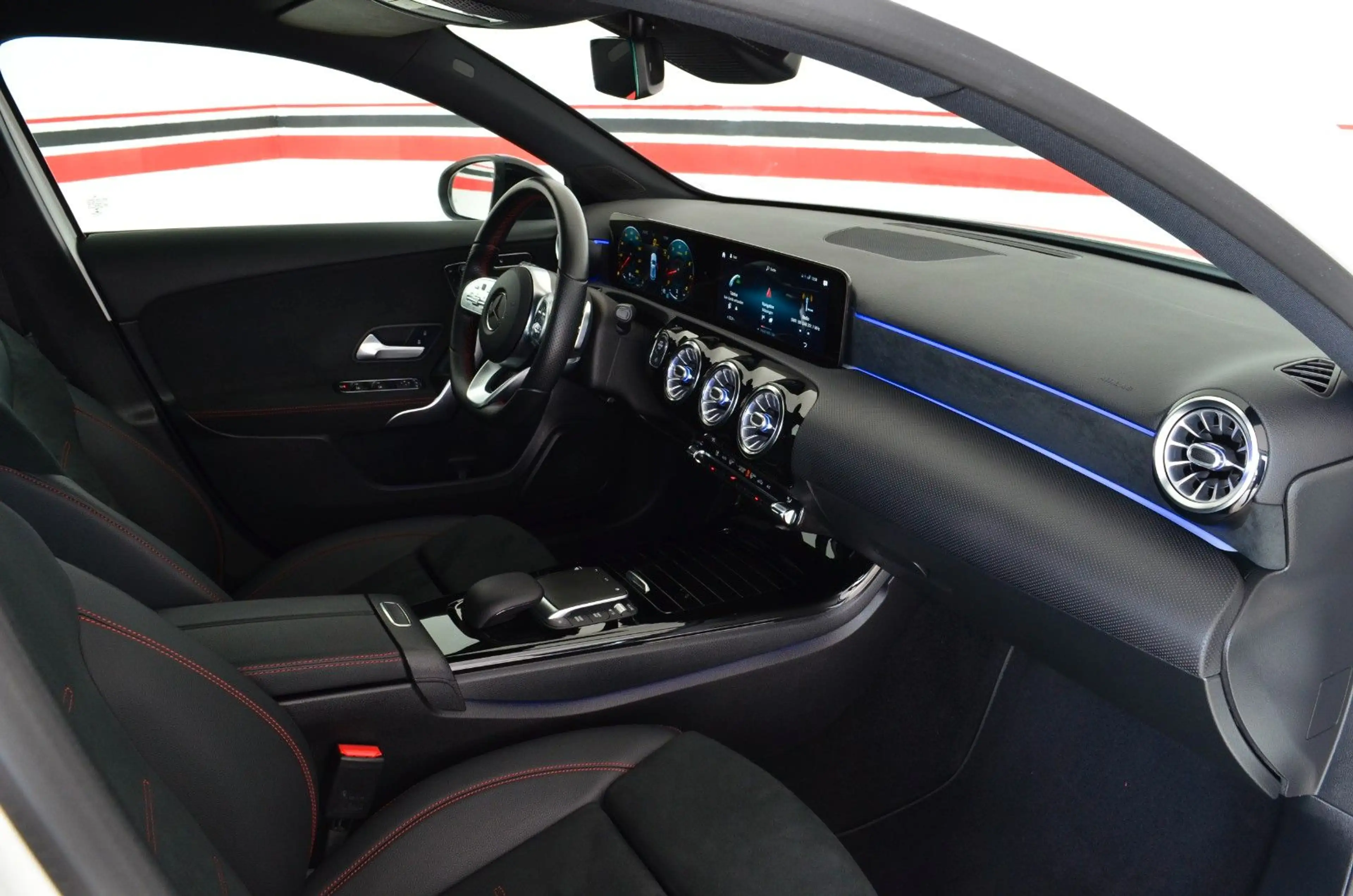 Mercedes-Benz A 220 4Matic AMG | Night | LED | Navi | 18`Alu — photo 19