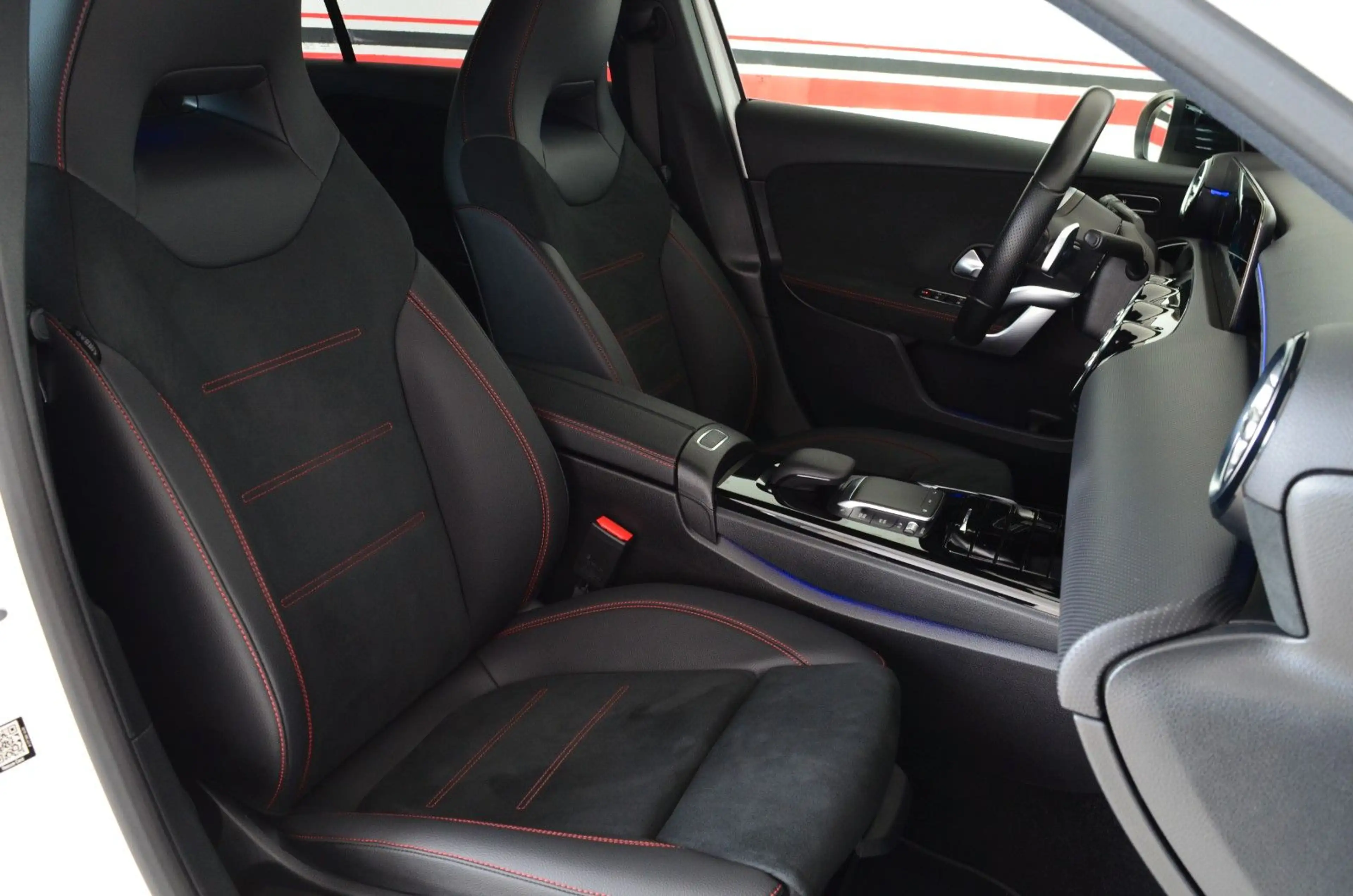 Mercedes-Benz A 220 4Matic AMG | Night | LED | Navi | 18`Alu — photo 17