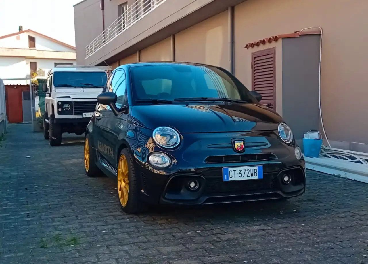 Abarth 695 2024