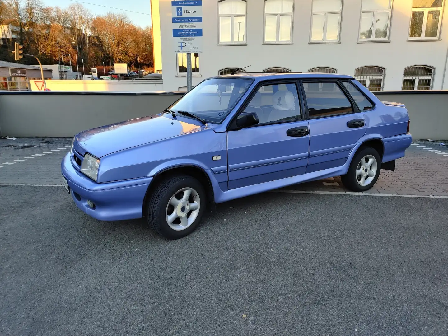 Lada Samara "Juno" Saloon (210996) 1994-96 Niebieski - 2