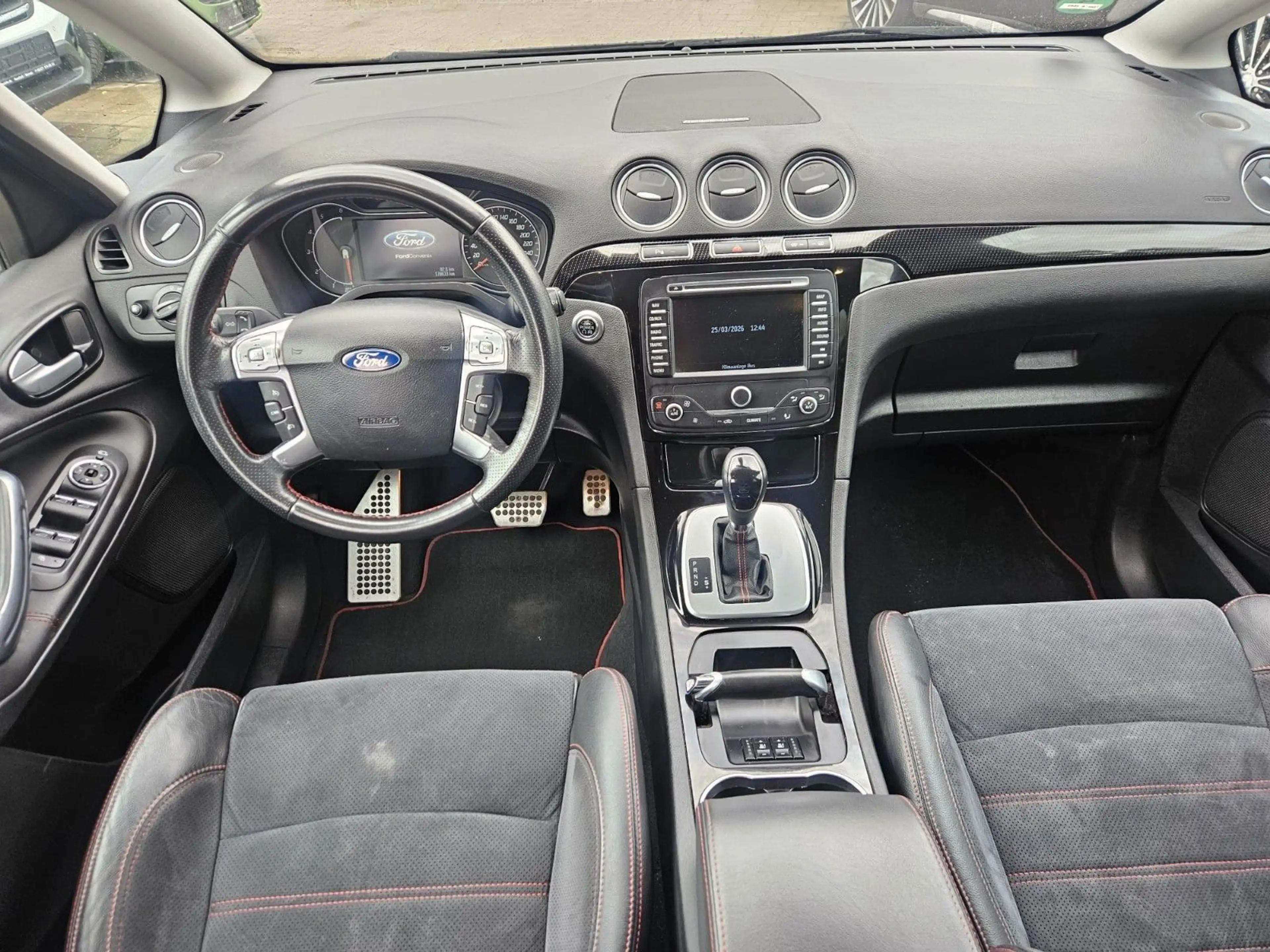 Ford S-Max S-MAX Titanium S — photo 10