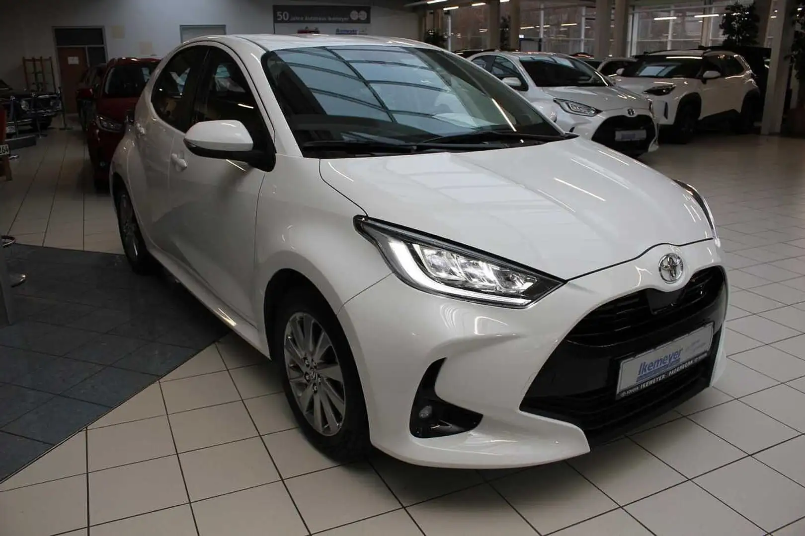 Toyota Yaris 1.5 Team DK Sitzheizung Lenkradheizung Klimaautoma Wit - 2