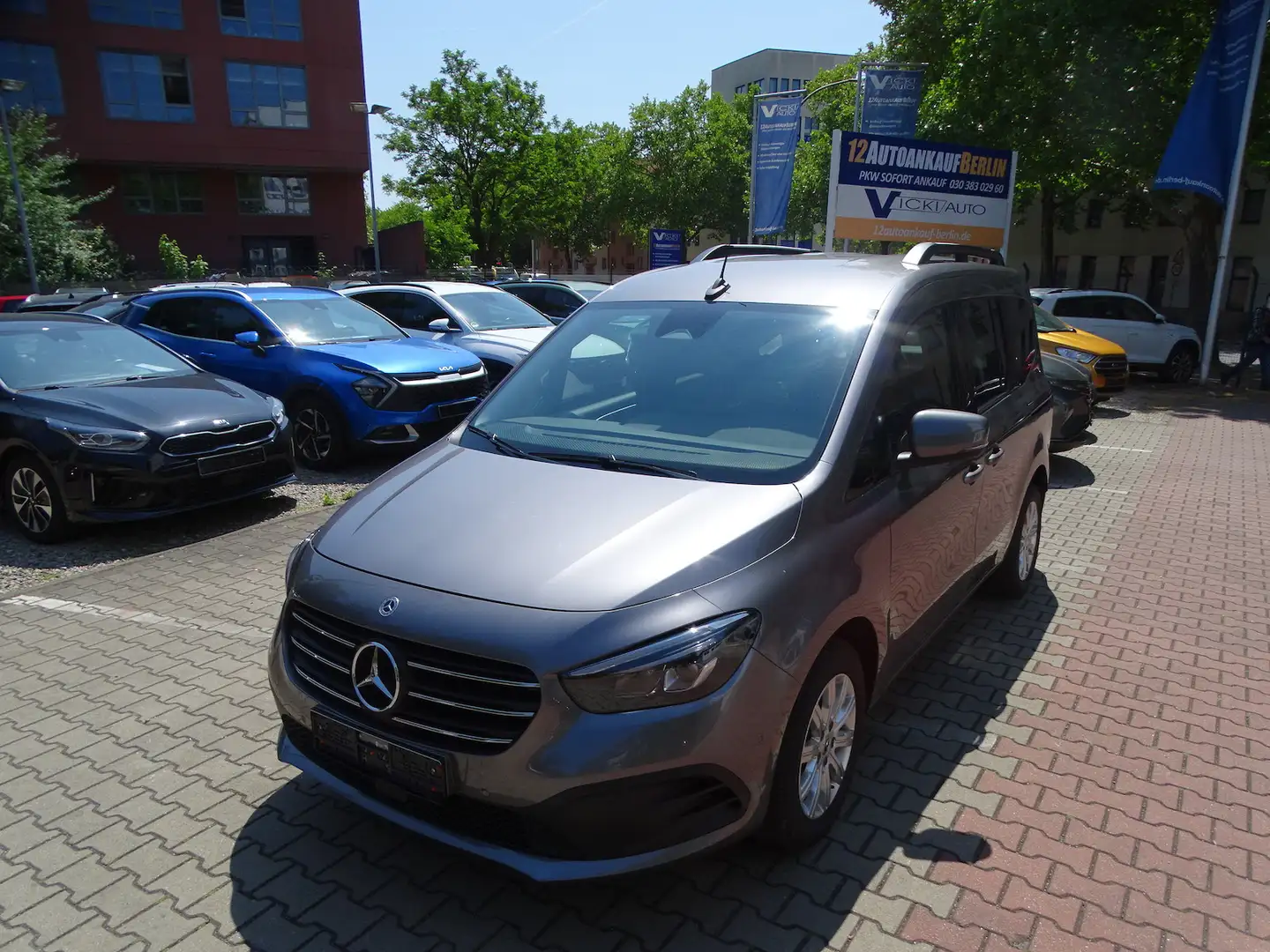 Mercedes-Benz T-Class 180 d Progresive Automatik AHK Grau - 1