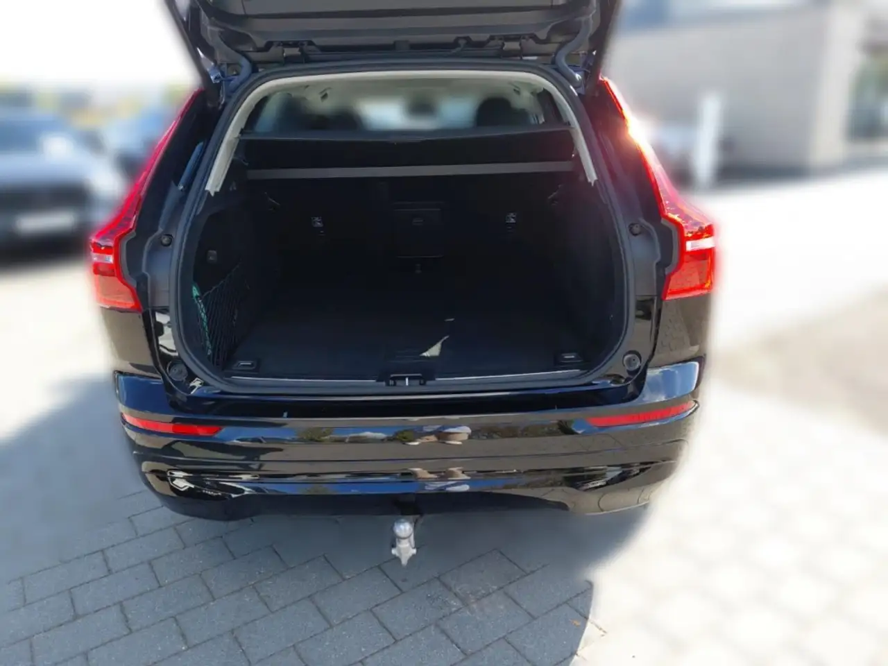 Volvo XC60 B4 Core 2WD el.AHK AHK-el. klappb. Navi Digitales, миниатюра 17