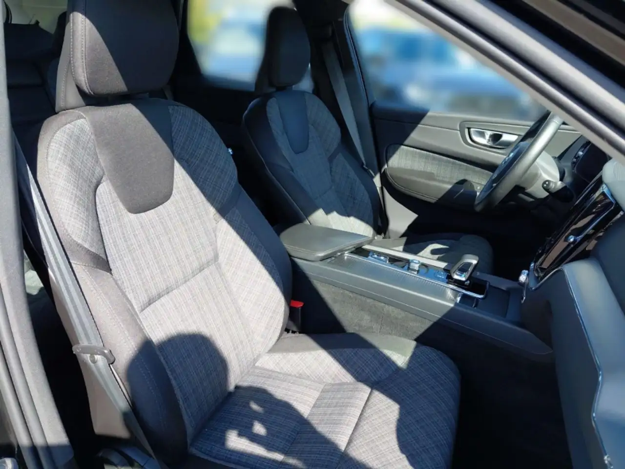Volvo XC60 B4 Core 2WD el.AHK AHK-el. klappb. Navi Digitales, миниатюра 21
