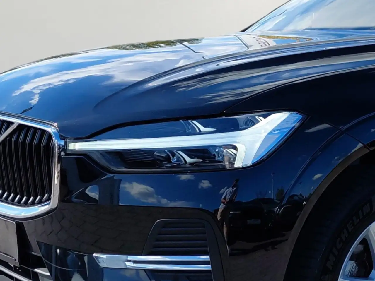 Volvo XC60 B4 Core 2WD el.AHK AHK-el. klappb. Navi Digitales, миниатюра 9