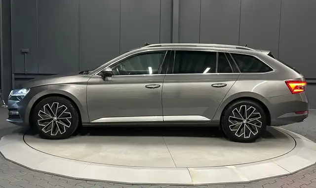 Skoda Superb view 2