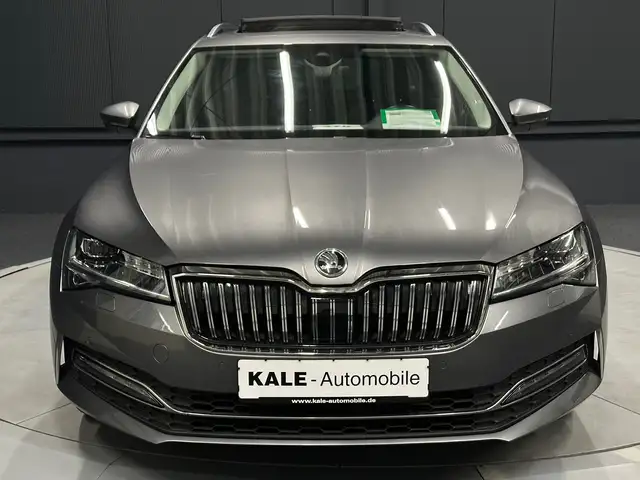 Skoda Superb view 8