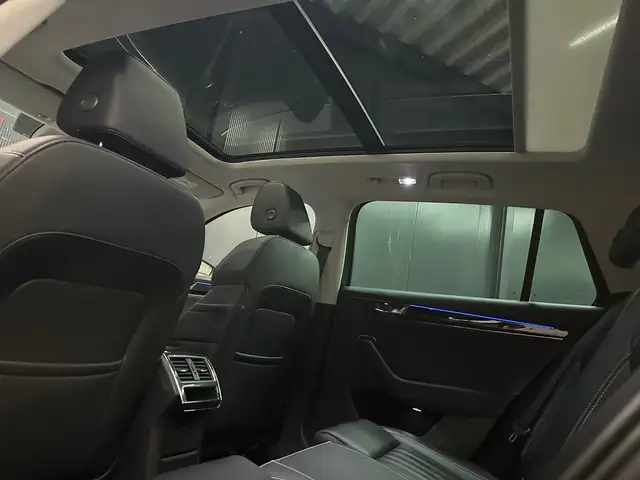 Skoda Superb view 9