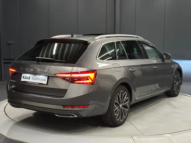 Skoda Superb view 5