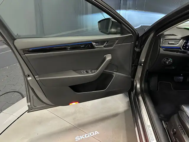 Skoda Superb view 13