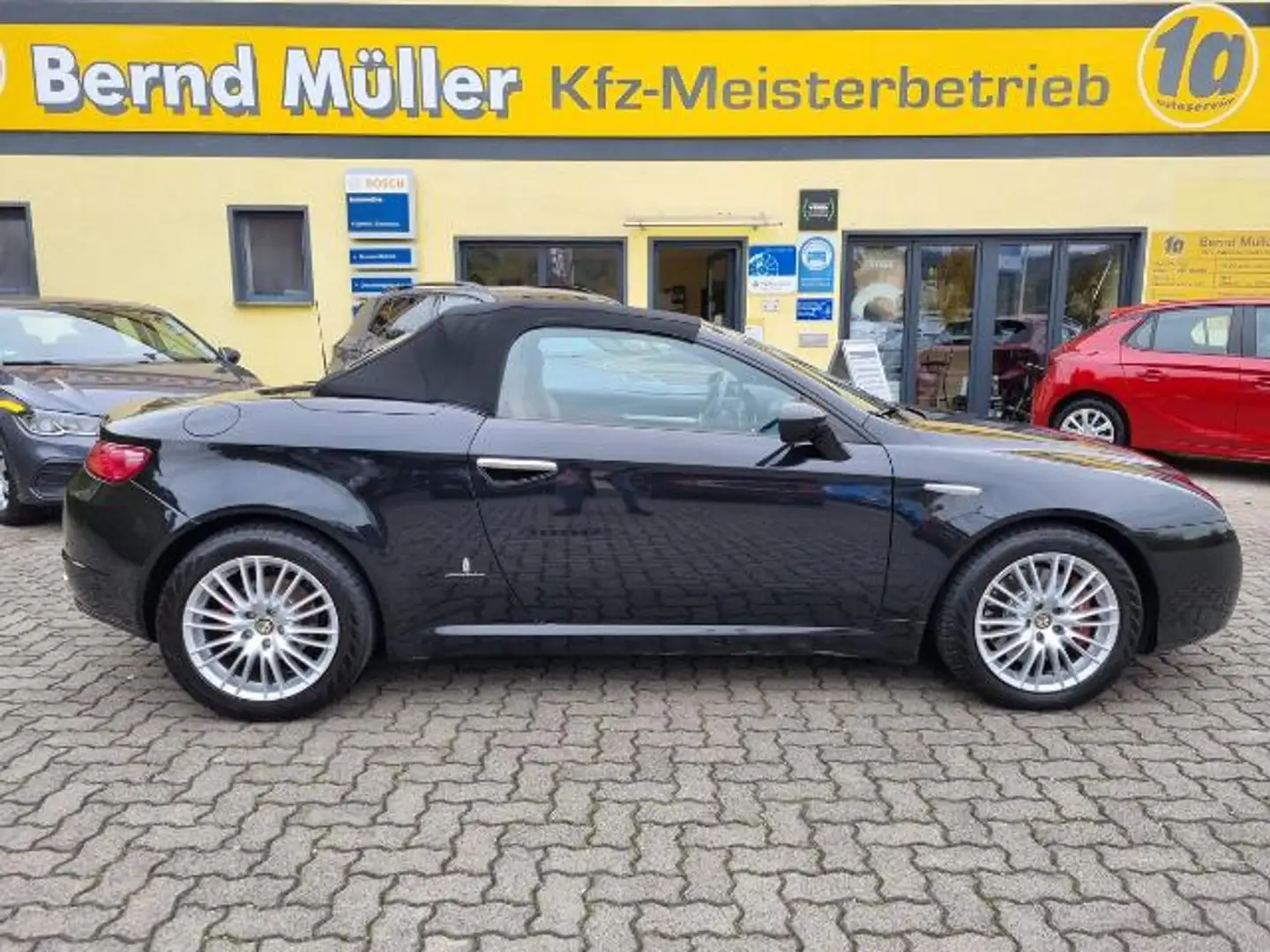 Alfa Romeo Spider 2.2 JTS 16V Leder Navi Bi-Xenon Schwarz - 2
