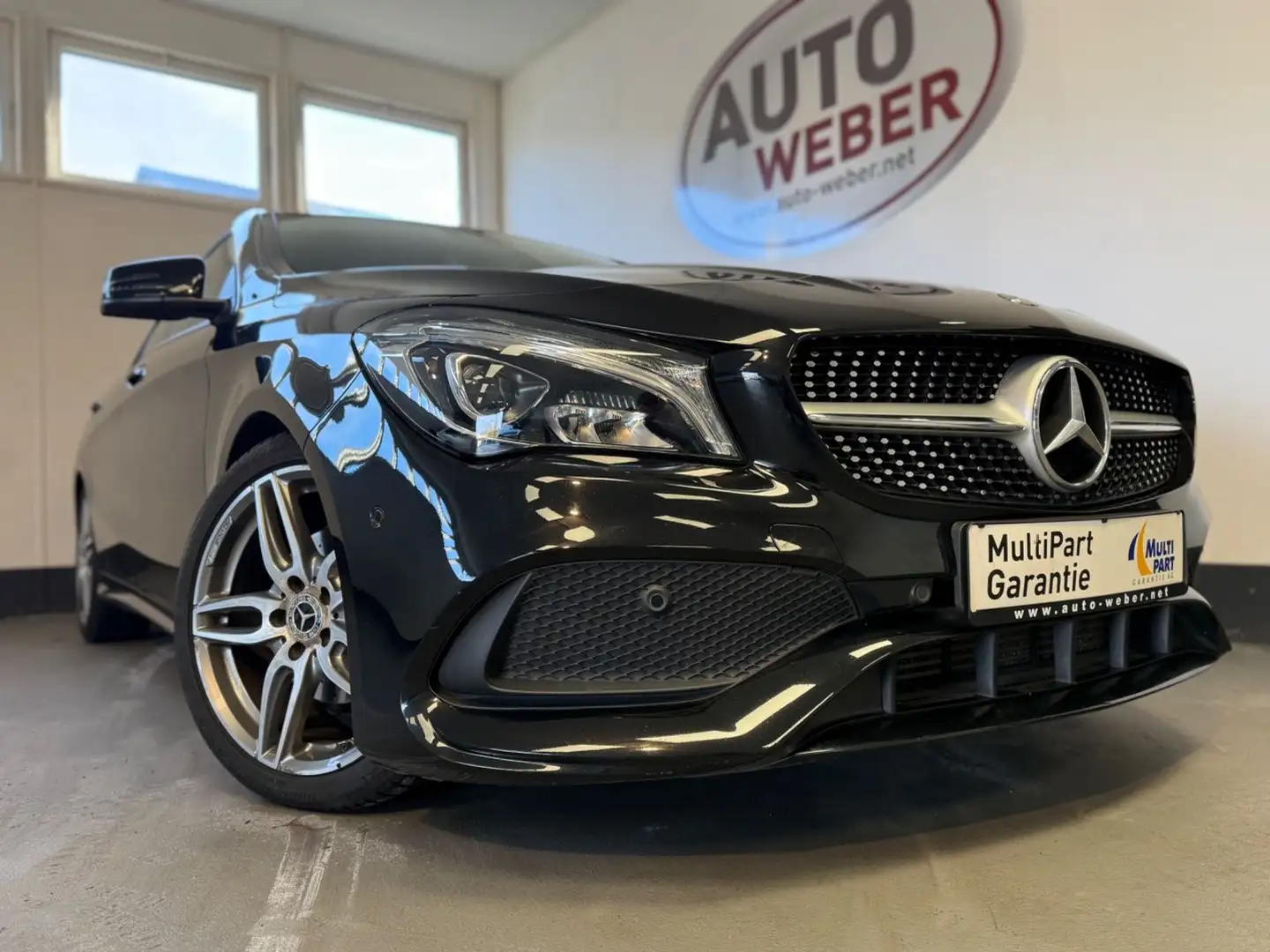 Mercedes-Benz CLA 180 *AUT*KLIMA*T.LEDER*NAVI*BT*TEMP*AMG LINE* Schwarz - 1