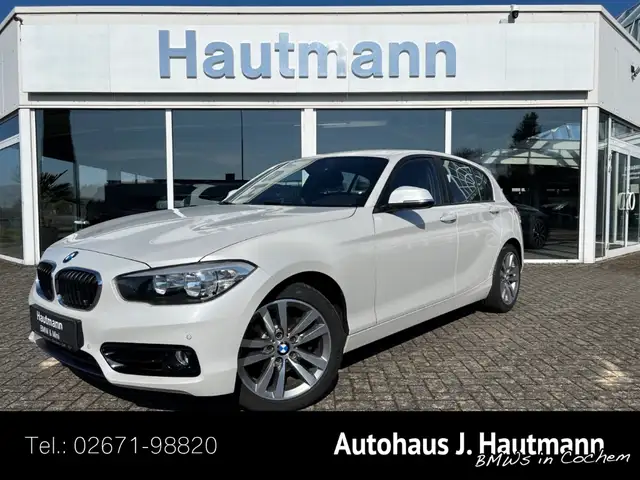 BMW 120 i Sport Line *1.HAND*AHK*AUTOMATIK*LEDER*