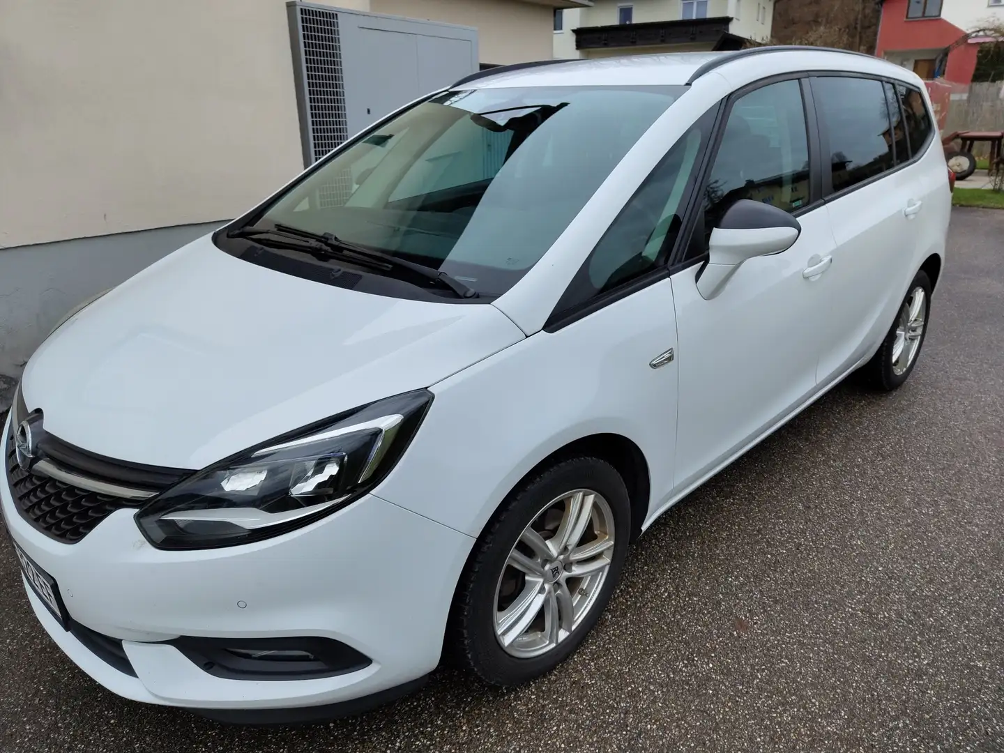 Opel Zafira Tourer 1,6 CNG Turbo Erdg. ecoflex Österreich Edition Weiß - 1
