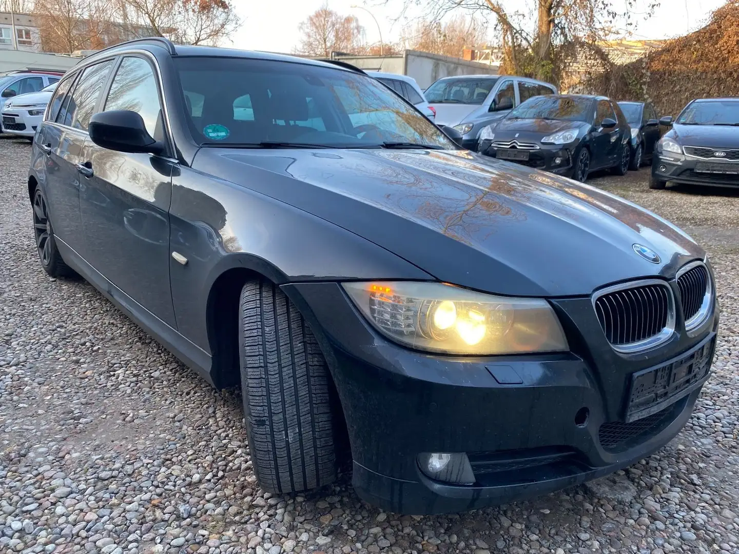 BMW 325 3 Touring 325d Schwarz - 2