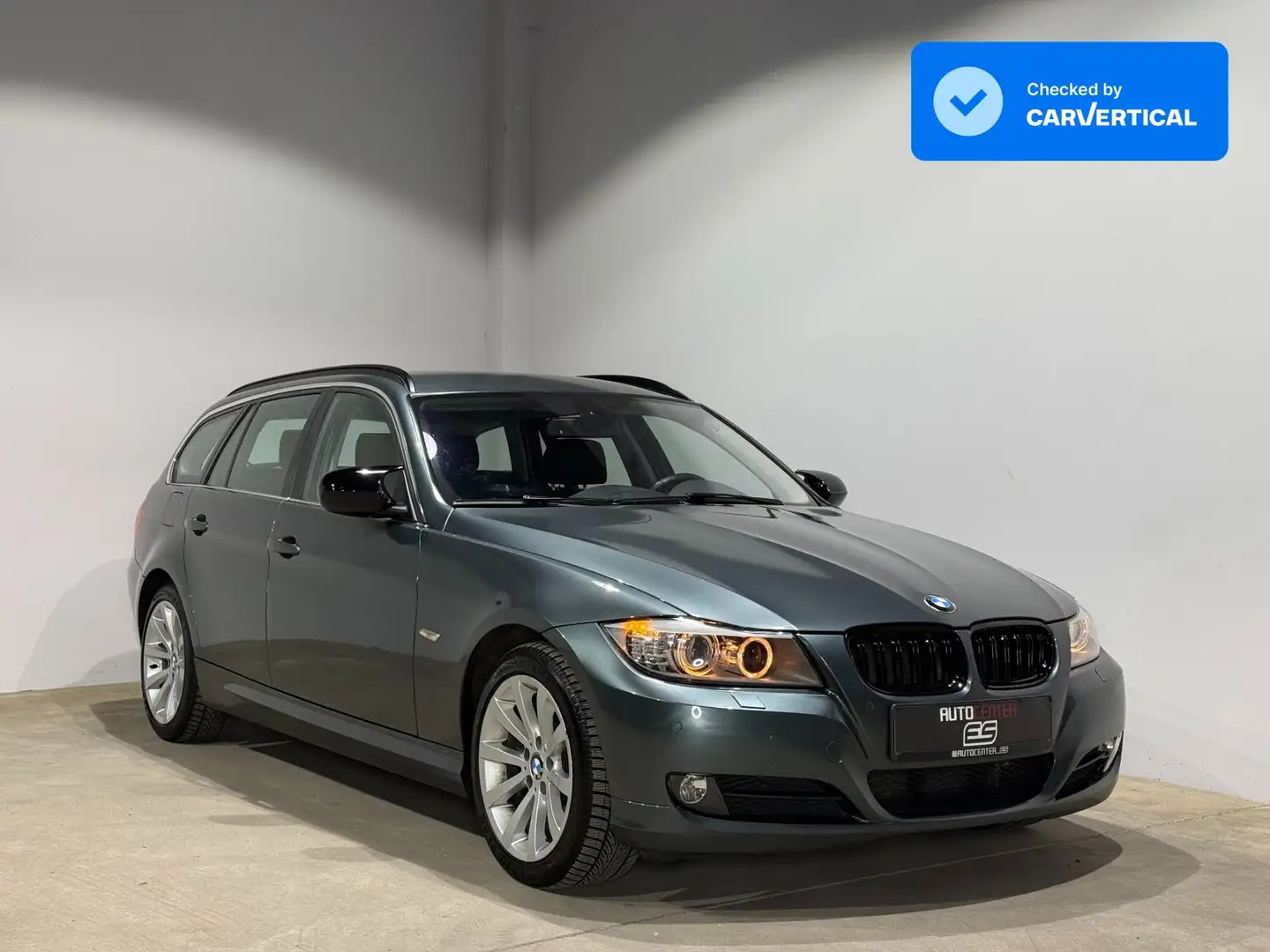 BMW 325 i Touring xDrive PDC SHZ LHZ Gris - 1