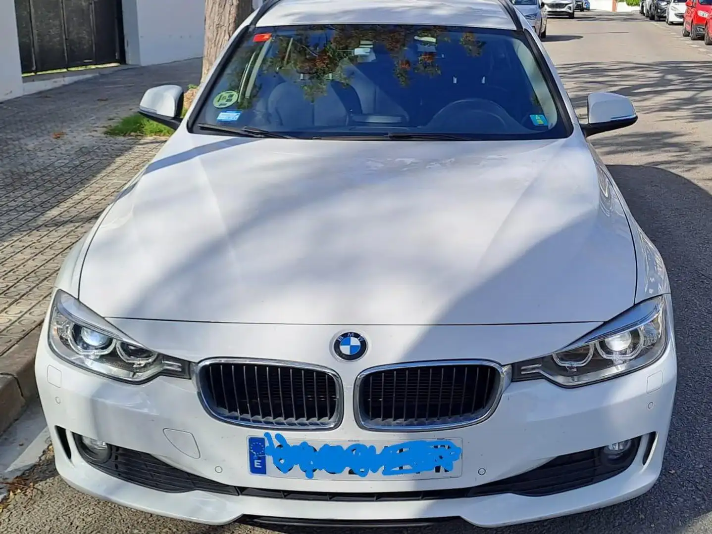 BMW 318 318d Touring (0.0) Biały - 1