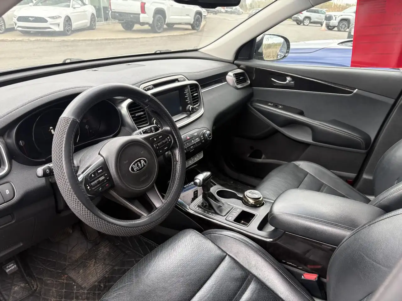 Kia Sorento снимка Kia Sorento