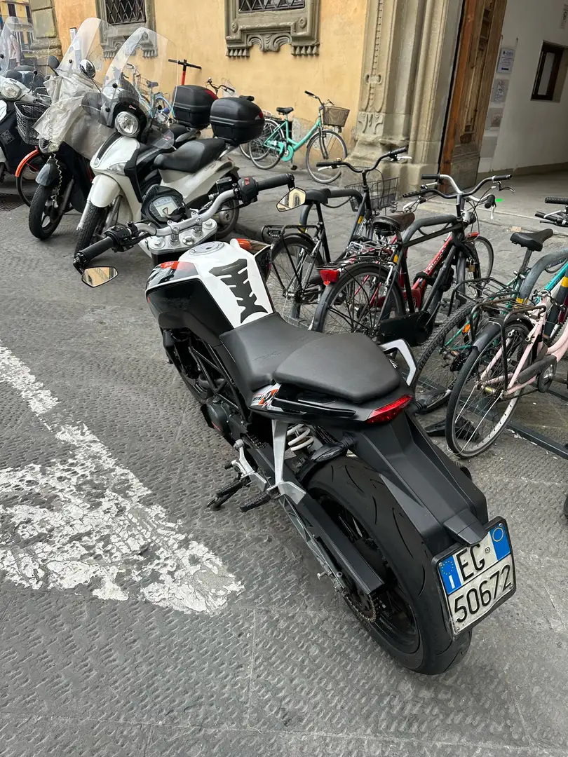 KTM 125 Duke Bianco - 2