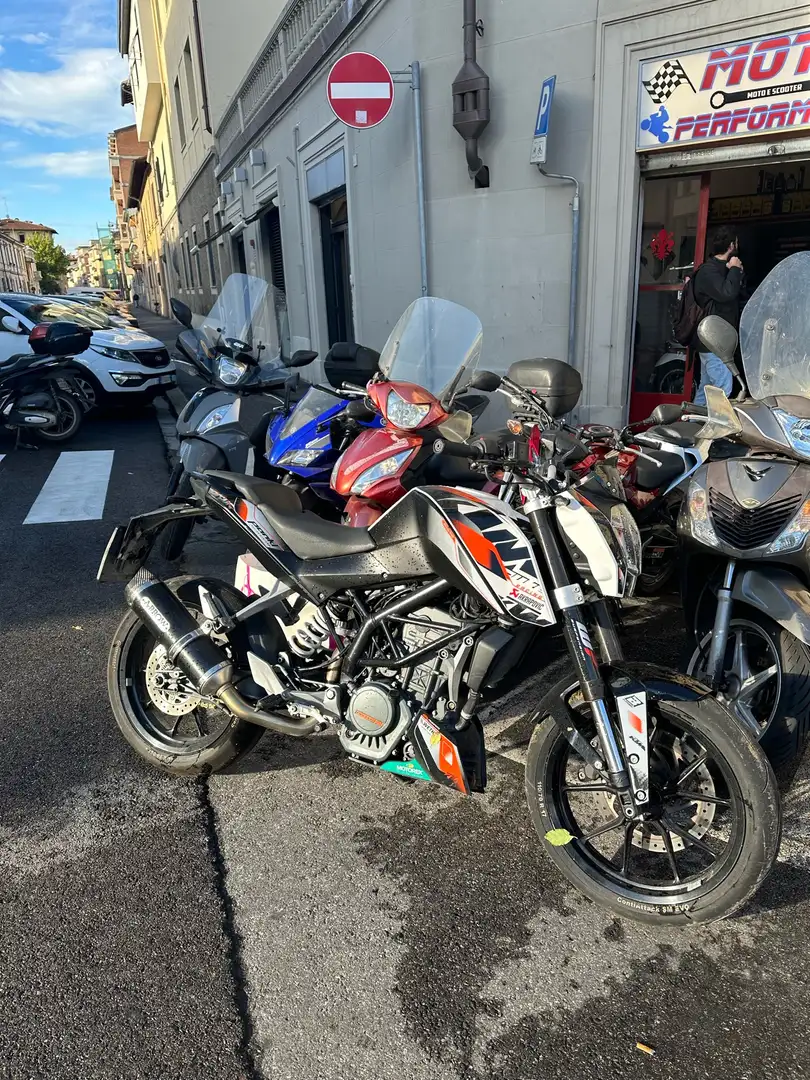 KTM 125 Duke Bianco - 1