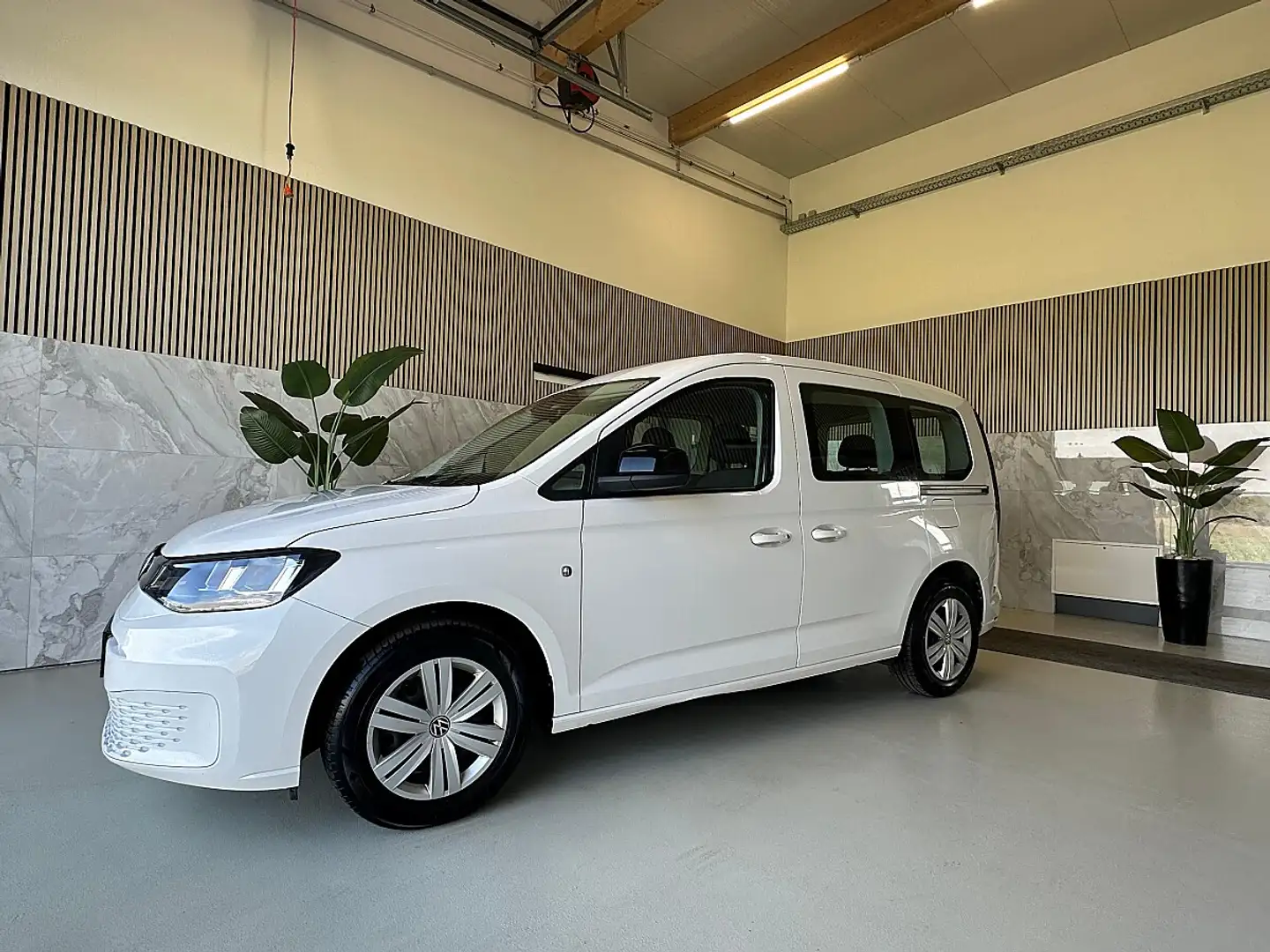 Volkswagen Caddy 2.0 TDI Servotronic, Tempomat, Multifunktionska... Weiß - 2
