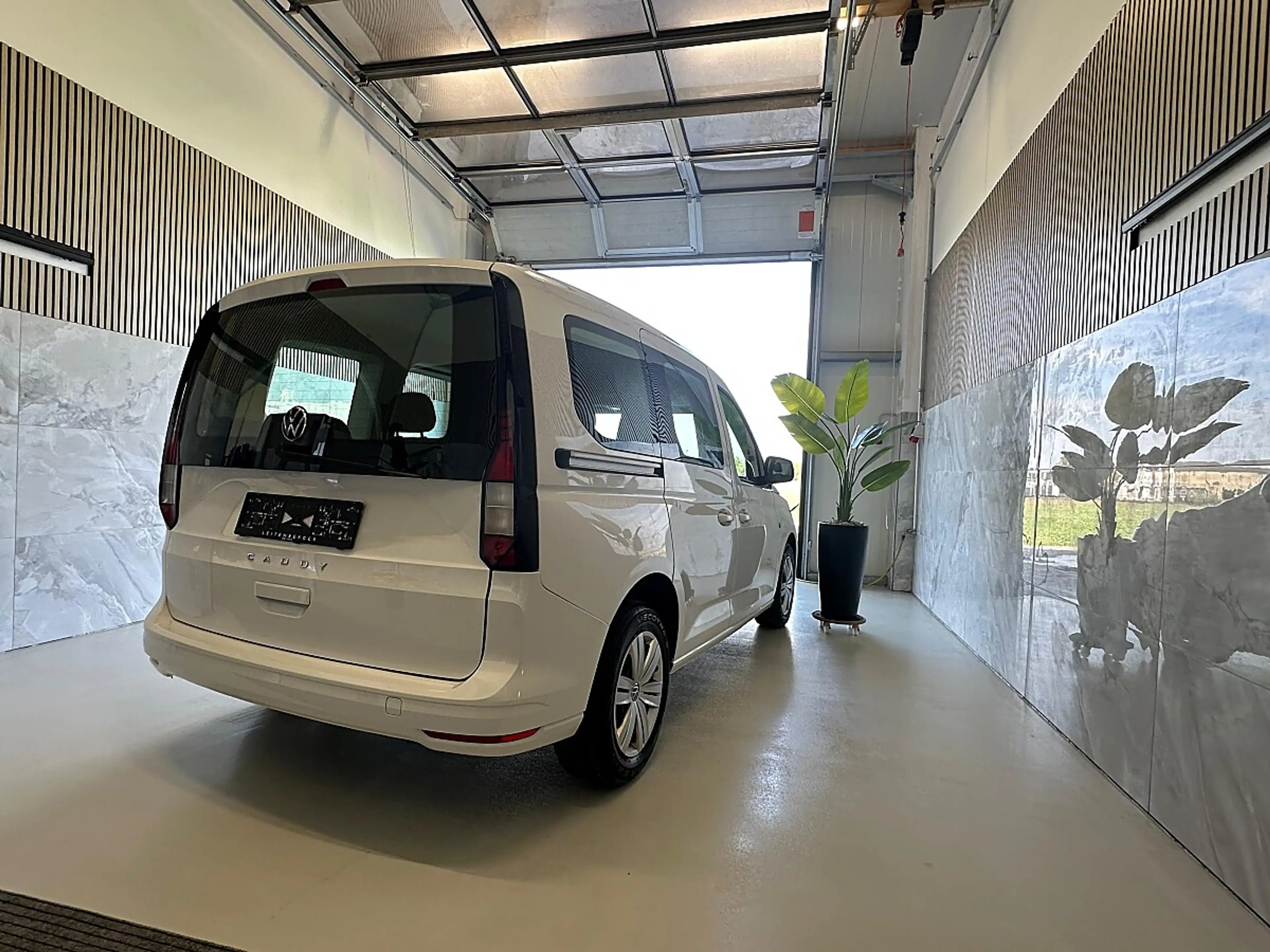 Volkswagen Caddy 2.0 TDI Servotronic, Tempomat, Multifunktionska... — photo 6