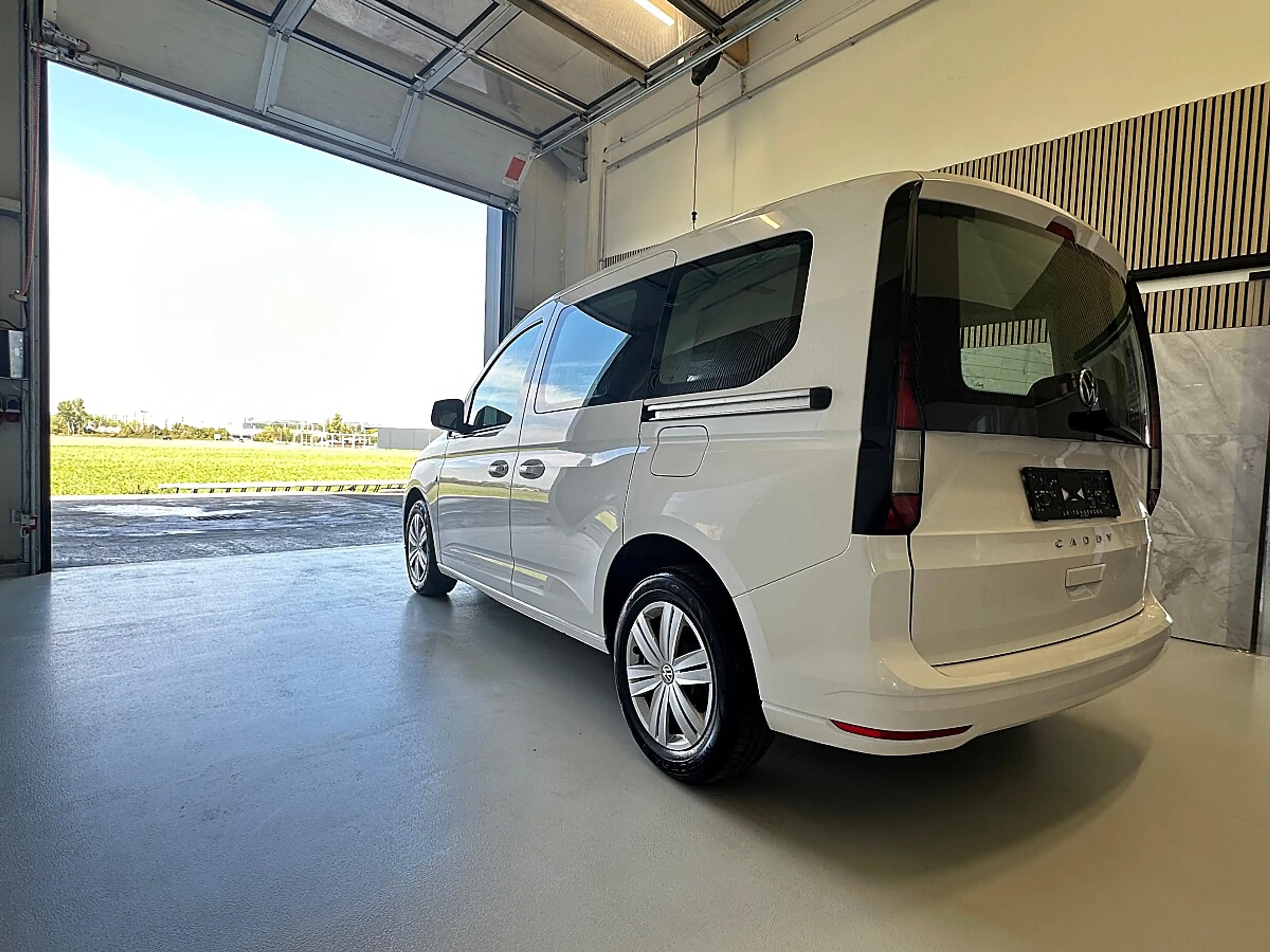 Volkswagen Caddy 2.0 TDI Servotronic, Tempomat, Multifunktionska... — photo 4
