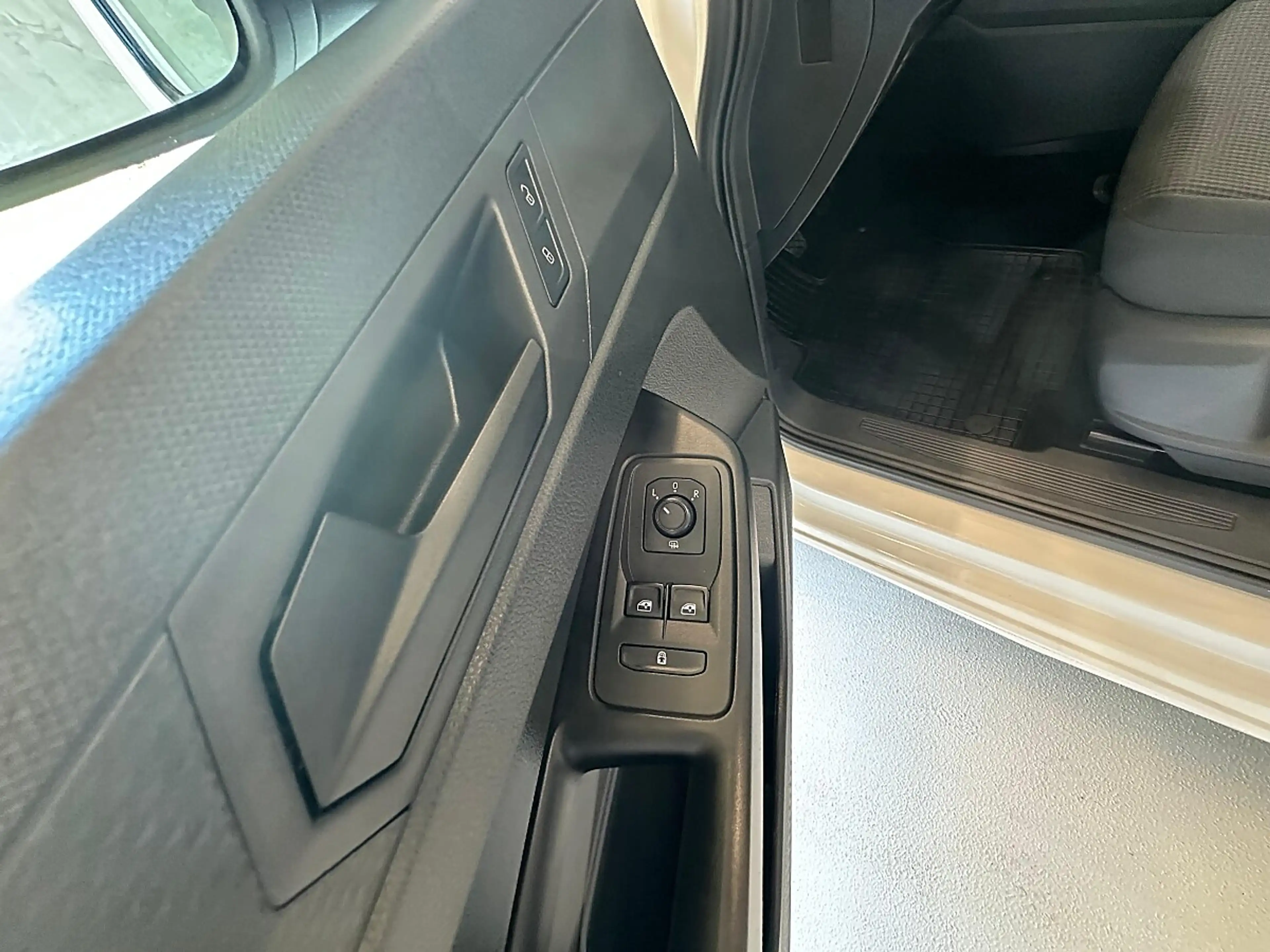 Volkswagen Caddy 2.0 TDI Servotronic, Tempomat, Multifunktionska... — photo 14