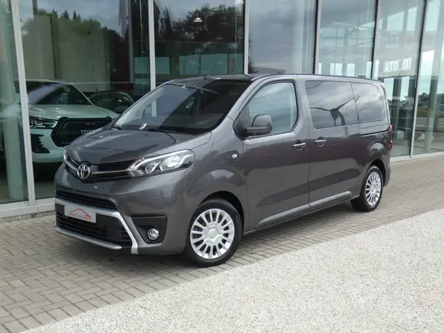 Toyota Proace Verso 2.0D AUTOMAAT 177pk MPV 8PL +Carplay +GPS +Zetelverwarming +Parkeercamera +3 zone airco