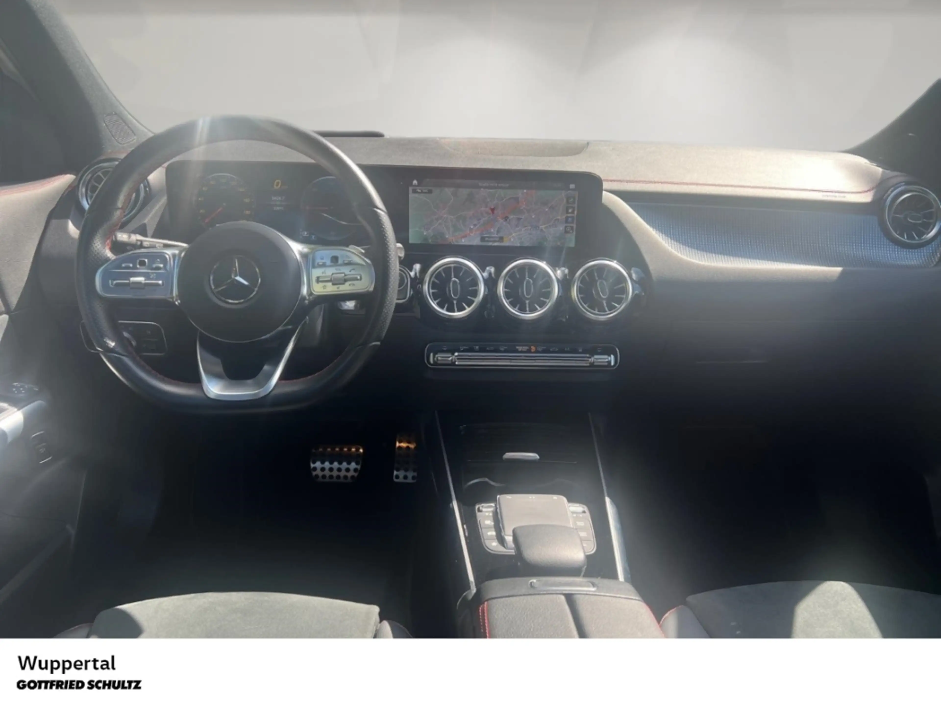 Mercedes-Benz EQA 300 AMG Line 4M PANO NAVI KAM SHZ PDC LM — photo 5