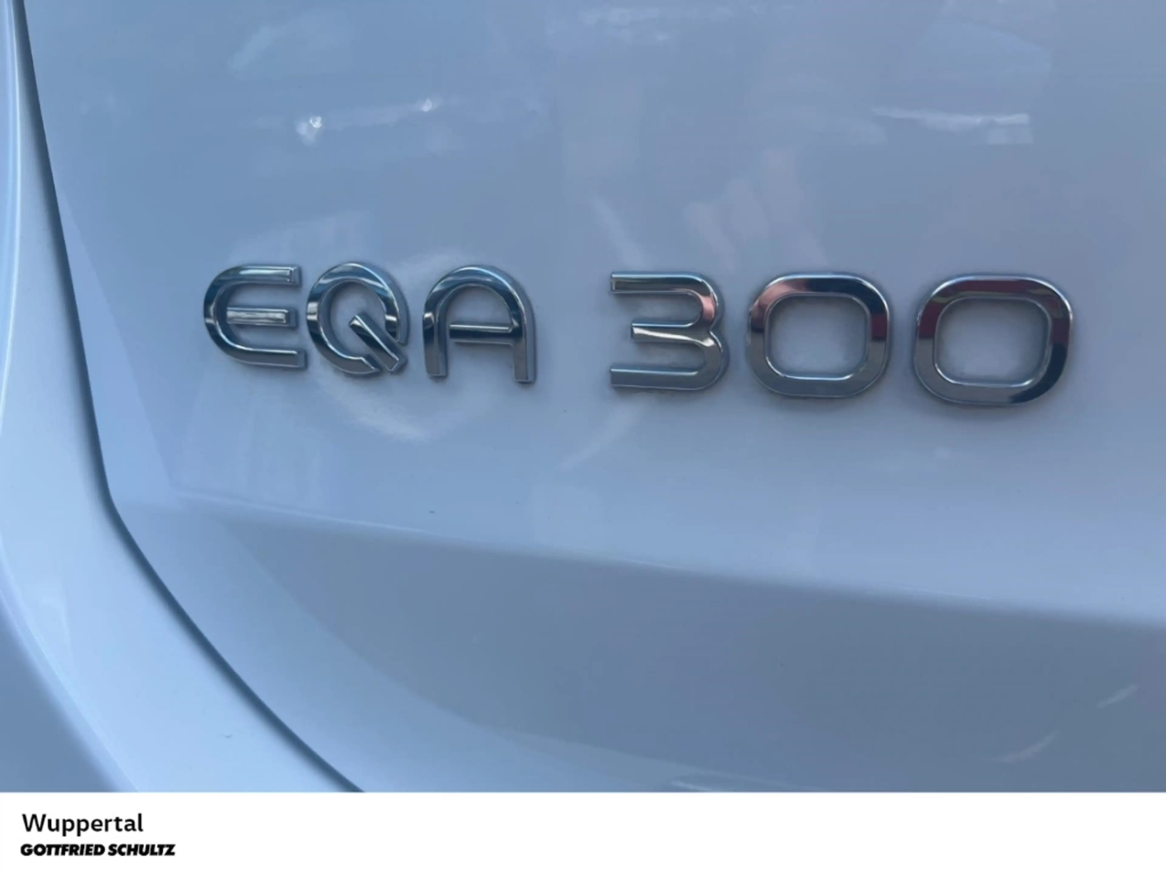 Mercedes-Benz EQA 300 AMG Line 4M PANO NAVI KAM SHZ PDC LM — photo 13