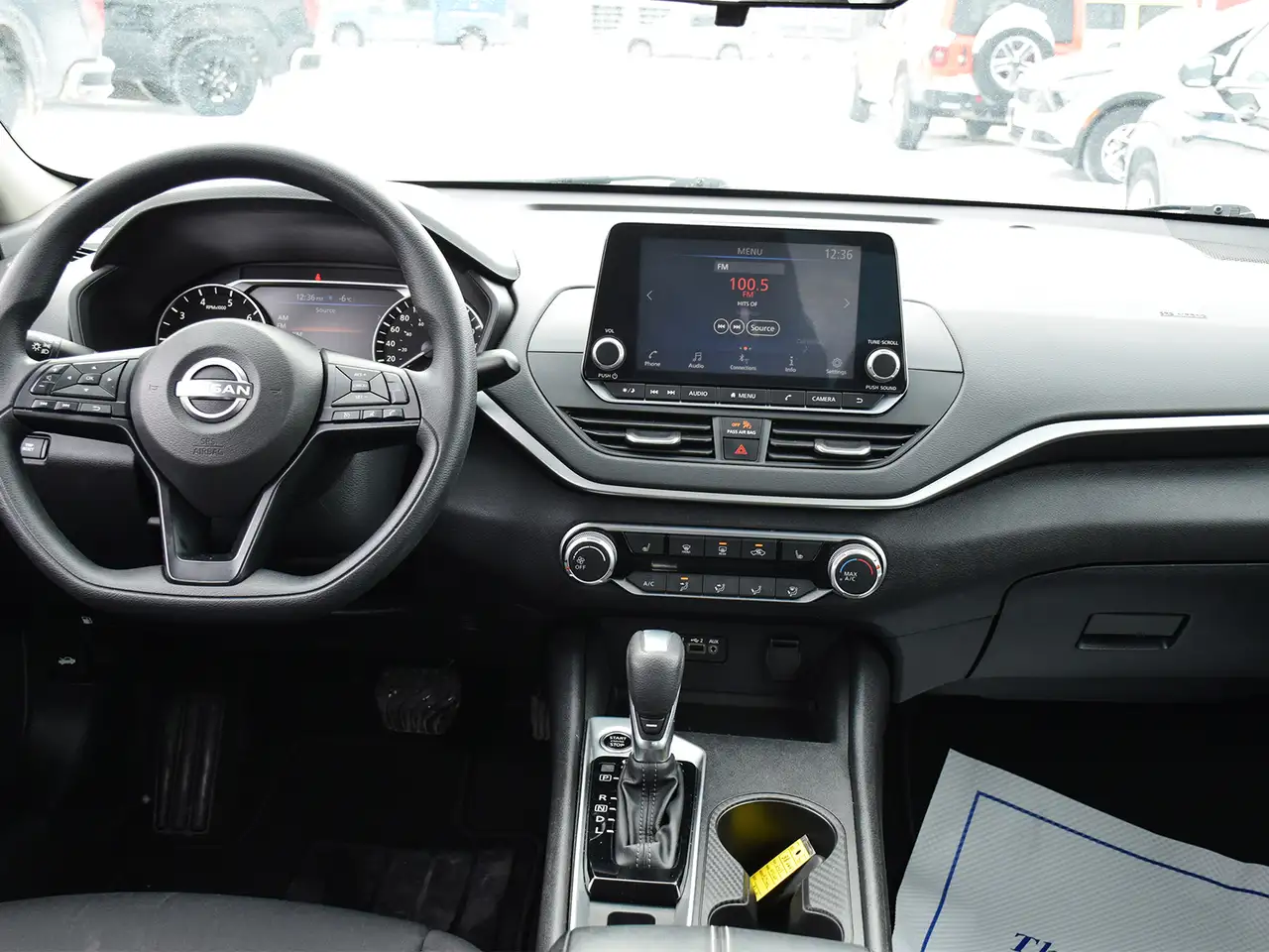 Nissan Altima снимка Nissan Altima