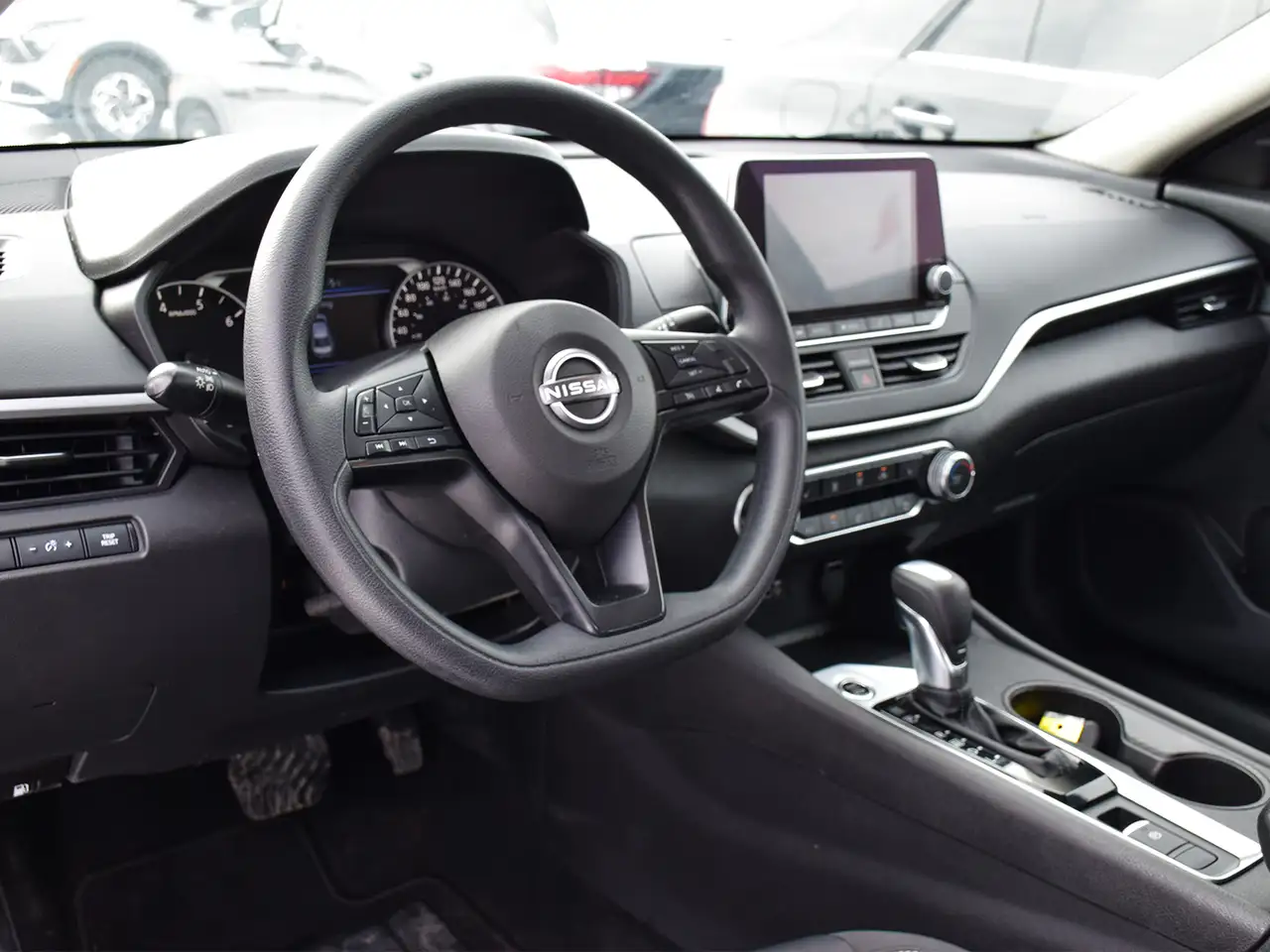 Nissan Altima снимка Nissan Altima