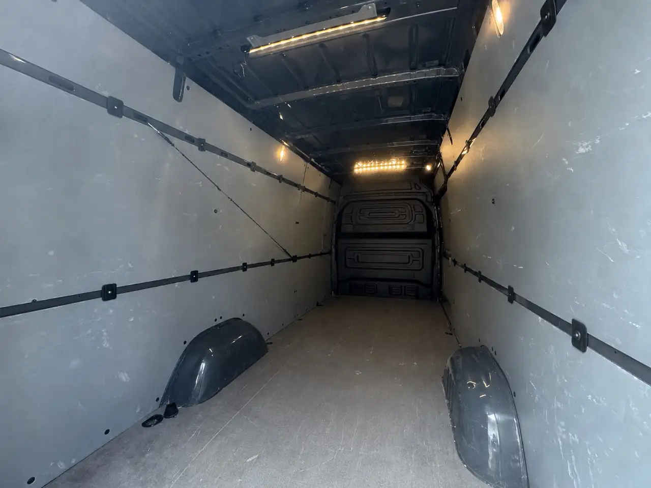Mercedes-Benz Sprinter снимка Mercedes-Benz Sprinter