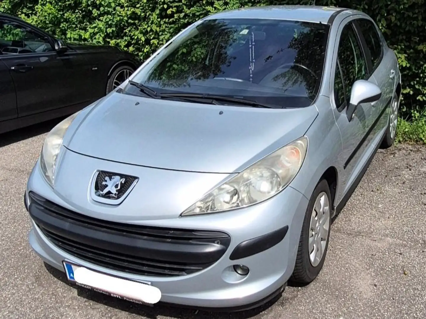 Peugeot 207 Premium 1,4 HDi 70 Grau - 2